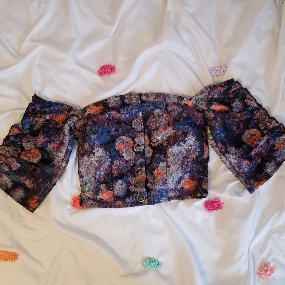 H&M cropped off the shoulder ruffle sleeve top
